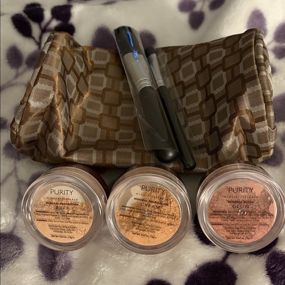 Other - Purity Mineral Foundation Set with Bag